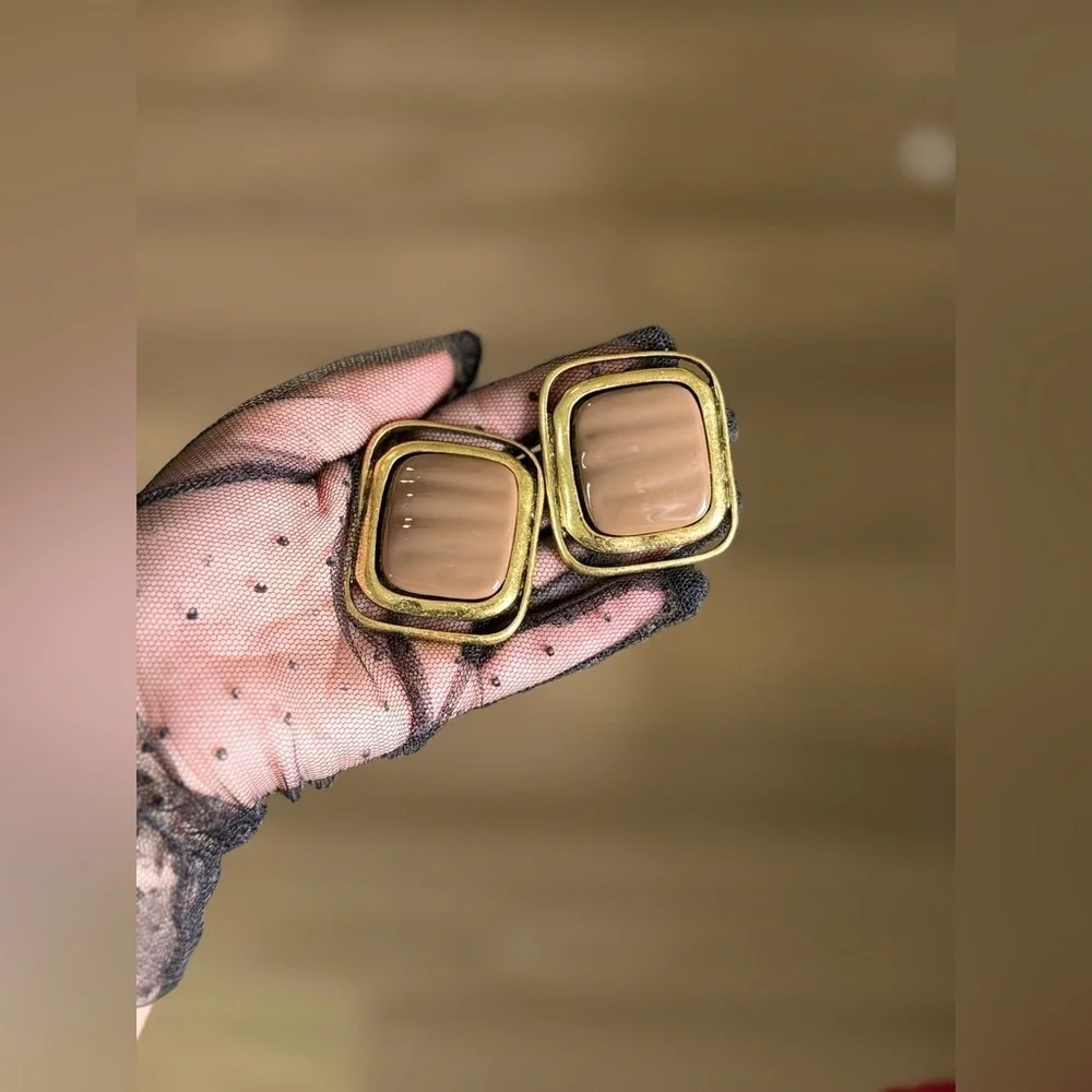 ✨ Bold Square Statement Earrings – Gold & Brown Retro Style